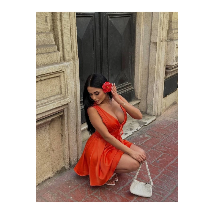 Korsaj Detaylı Şortlu Saten Elbise