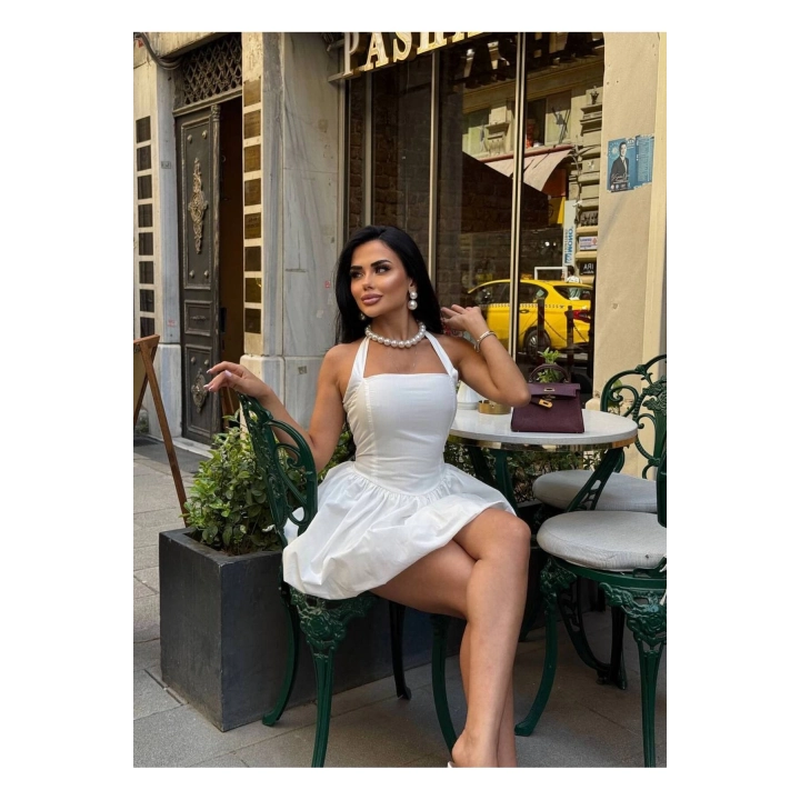 Boyundan Bağlamalı Kare Yaka Balon Astarlı Mini Beyaz Elbise