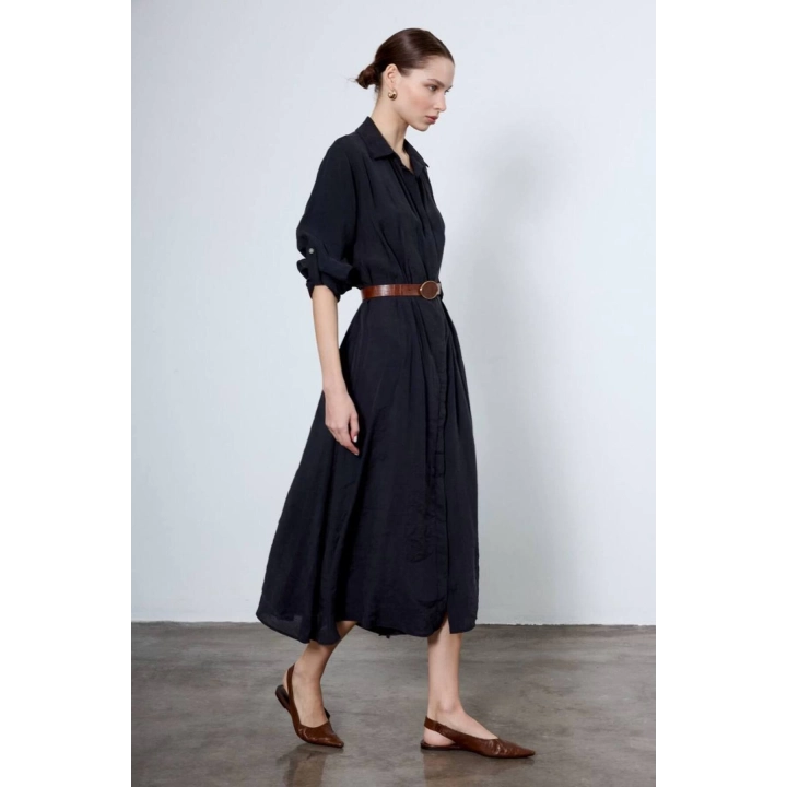 Kadın Siyah Tansel Kumaş Kemerli Düğmeli Uzun Kollu Salaş Midi Boy Gömlek Yaka Elbise