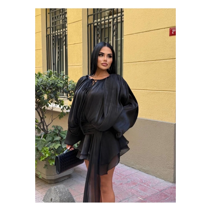 Kadın Siyah Şifon Dökümlü Volanlı Kuşak Detaylı Şortlu Uzun Kollu Mini Boy Elbise
