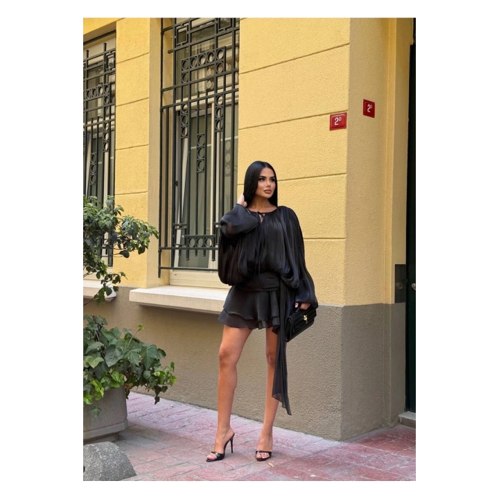 Kadın Siyah Şifon Dökümlü Volanlı Kuşak Detaylı Şortlu Uzun Kollu Mini Boy Elbise
