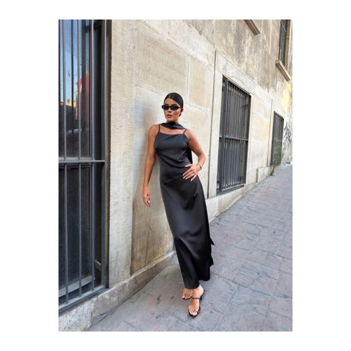 Kadın Saten Sırt Dekolteli İnce Askılı Şal Detaylı Esnek Kumaş Maxi Boy Siyah Elbise