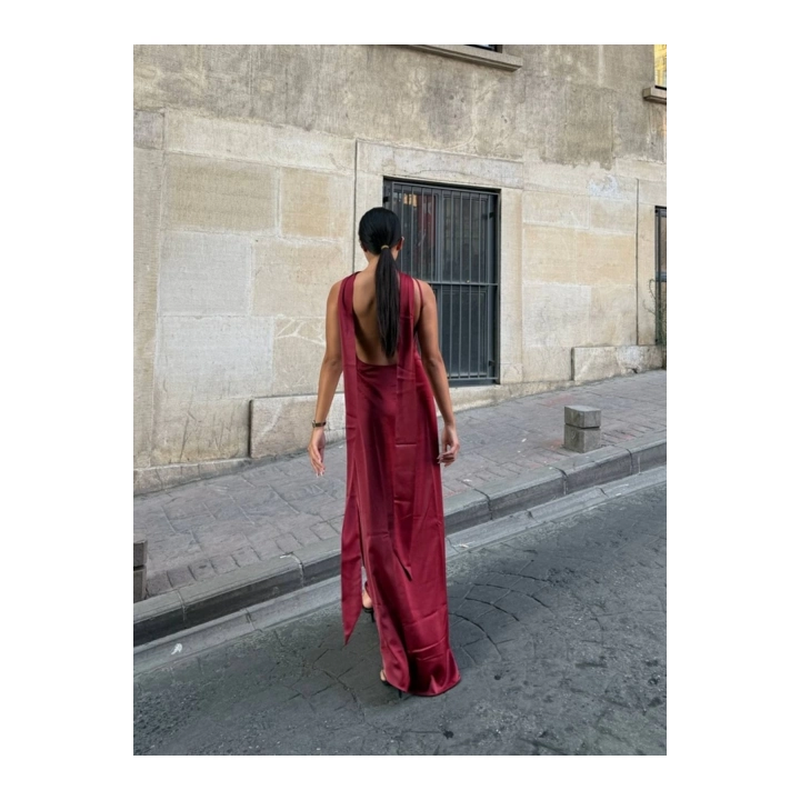 Kadın Saten Sırt Dekolteli İnce Askılı Şal Detaylı Esnek Kumaş Maxi Boy Bordo Elbise