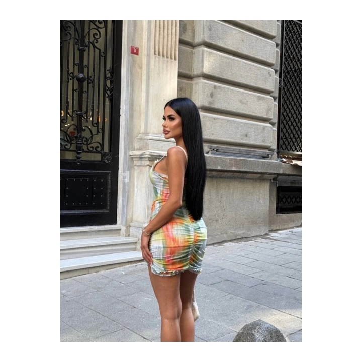Kadın Mini Göğüs Dekolteli Büzgülü Askılı Turuncu Mini Elbise