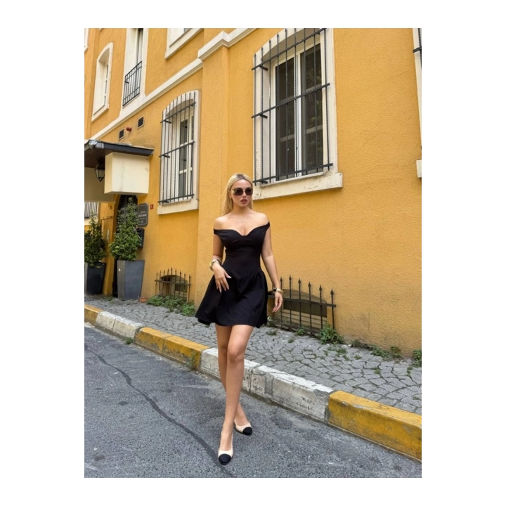 Kadın Lastikli Omzu Açık Göğüs Detaylı Fermuarlı Mini Boy Siyah Elbise
