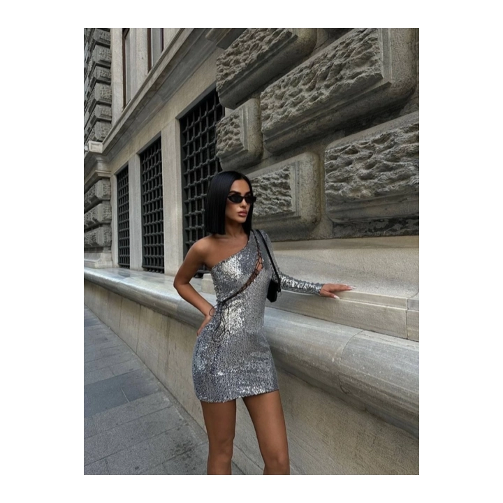 Kadın Göğüs Dekolteli Tek Kol Payetli Gümüş Mini Boy Elbise