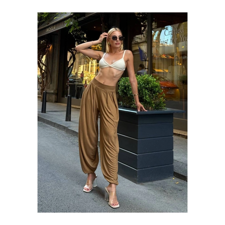 Kadın Beli Lastikli Pileli Modal Kumaş Paça Detaylı Ön Cepli Sütlü Kahve Balloon Şalvar Pantolon