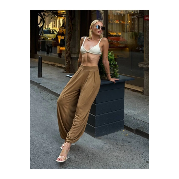 Kadın Beli Lastikli Pileli Modal Kumaş Paça Detaylı Ön Cepli Sütlü Kahve Balloon Şalvar Pantolon