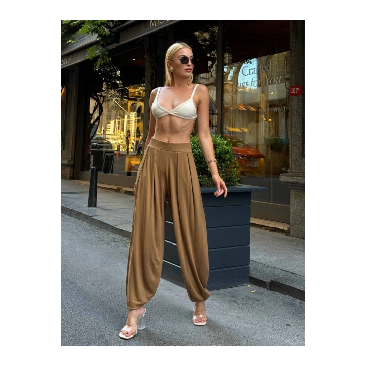 Kadın Beli Lastikli Pileli Modal Kumaş Paça Detaylı Ön Cepli Sütlü Kahve Balloon Şalvar Pantolon