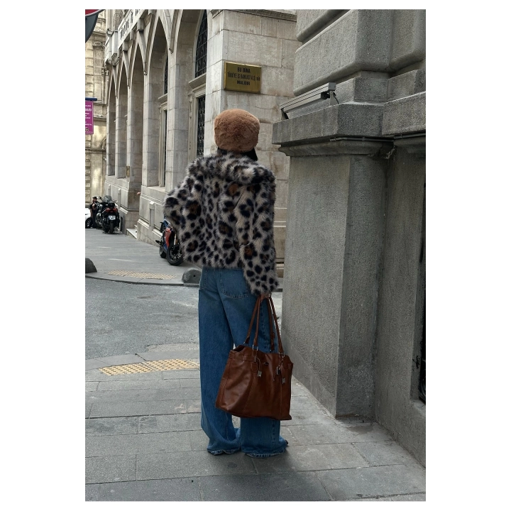Kadın Yakalı Astarlı Leopar Desenli Premium Kürk Ceket