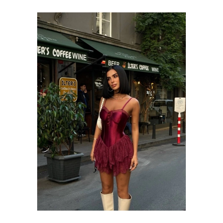 Kadın Premium Dantel Detaylı Askılı Biyeli Şortlu Bordo Mini Boy Elbise