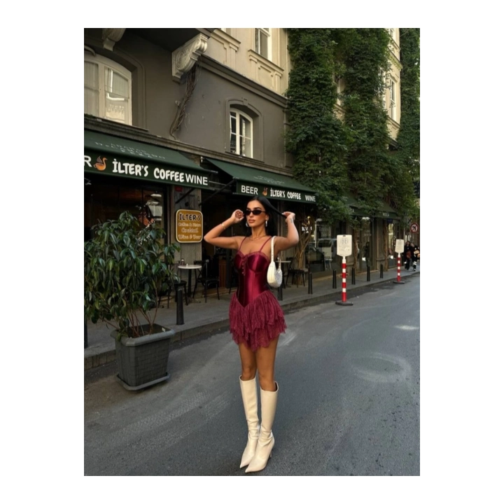 Kadın Premium Dantel Detaylı Askılı Biyeli Şortlu Bordo Mini Boy Elbise