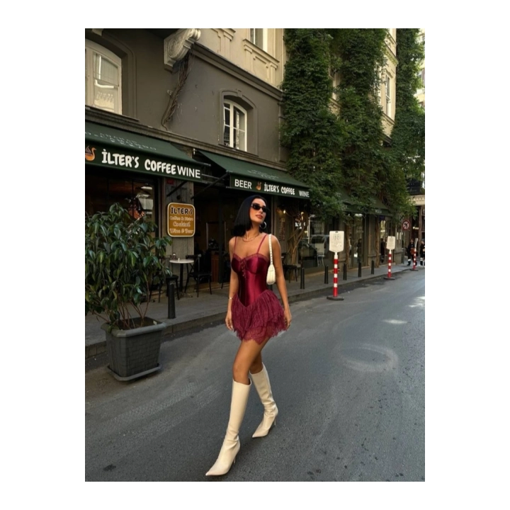Kadın Premium Dantel Detaylı Askılı Biyeli Şortlu Bordo Mini Boy Elbise