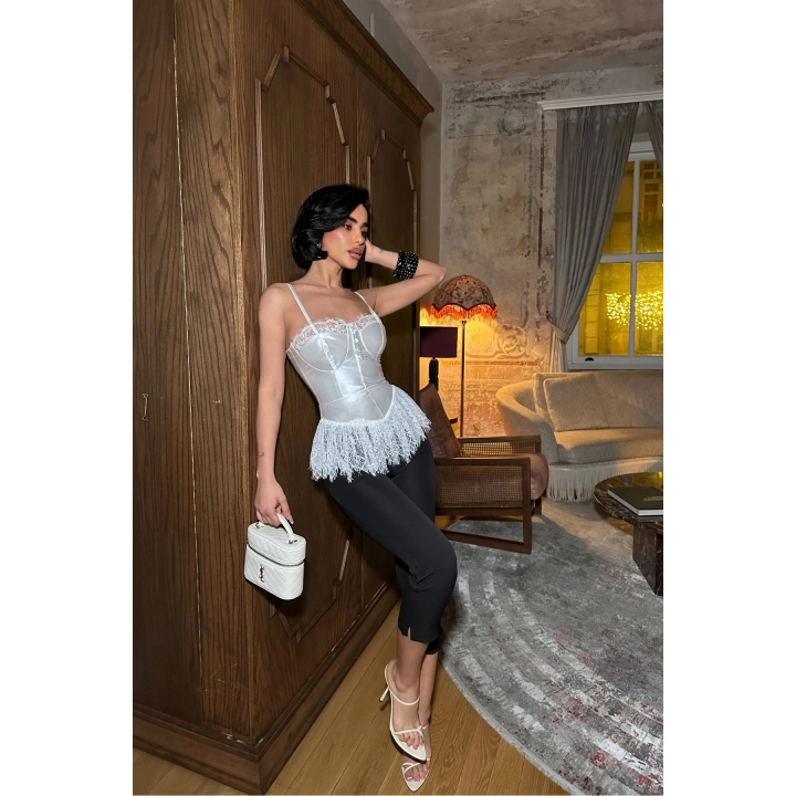 Kadın Dantel Detaylı Korse Görünümlü Premium Beyaz Crop Top