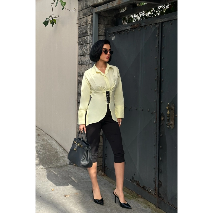 Kanca Kapamalı Sırt Bağlama Detaylı Sarı Tasarım Gömlek