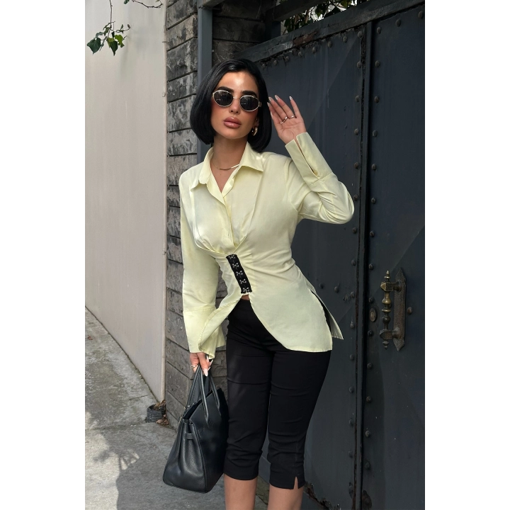 Kanca Kapamalı Sırt Bağlama Detaylı Sarı Tasarım Gömlek