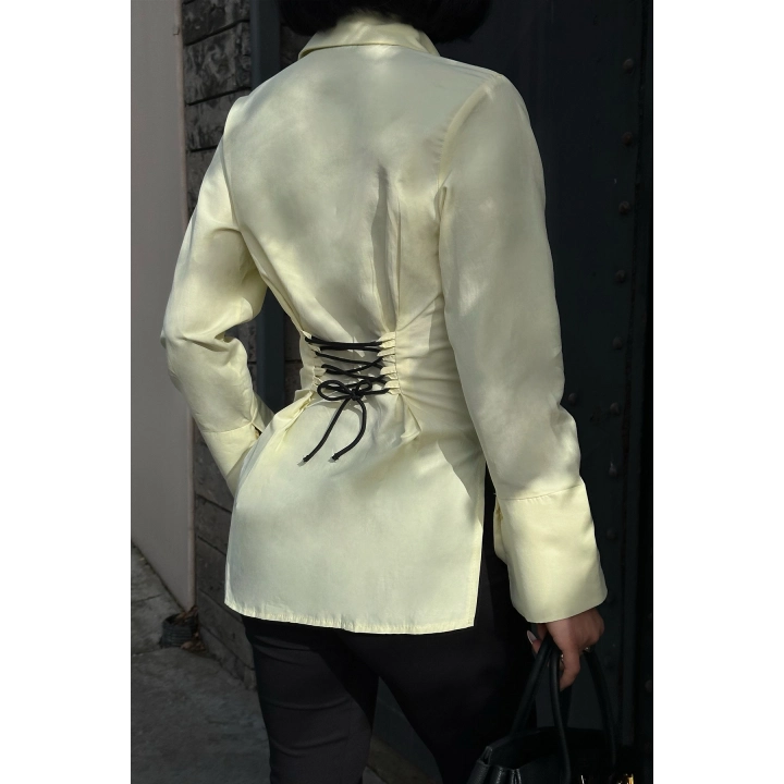 Kanca Kapamalı Sırt Bağlama Detaylı Sarı Tasarım Gömlek