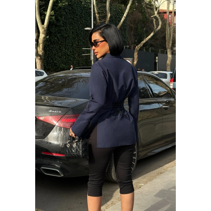 Kanca Kapamalı Sırt Bağlama Detaylı Lacivert Tasarım Gömlek