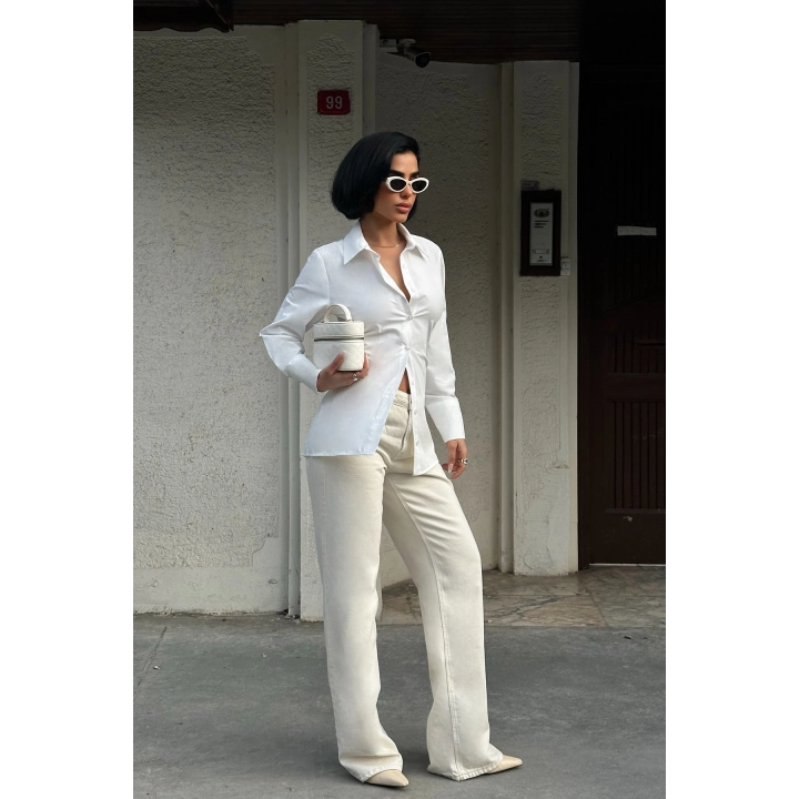 Sırt Bağlama Detaylı Beyaz Basic Gömlek