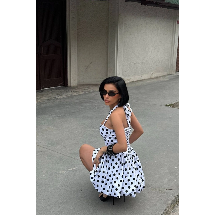 Kadın Boyundan Bağlamalı Kare Yaka Balon Astarlı Mini Beyaz Siyah Puantiyeli Elbise