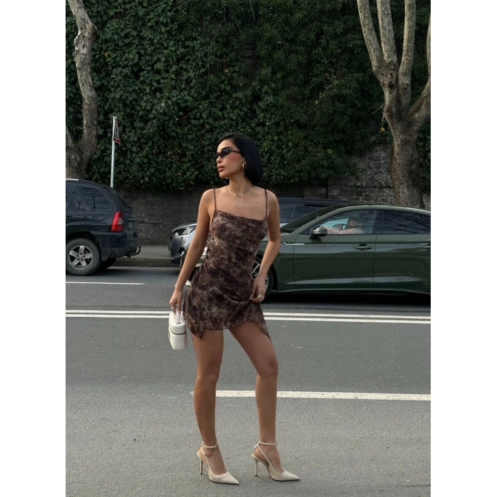 Kadın İnce Askılı Desenli Mini Boy Tasarım Kahverengi Elbise