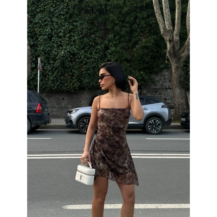 Kadın İnce Askılı Desenli Mini Boy Tasarım Kahverengi Elbise