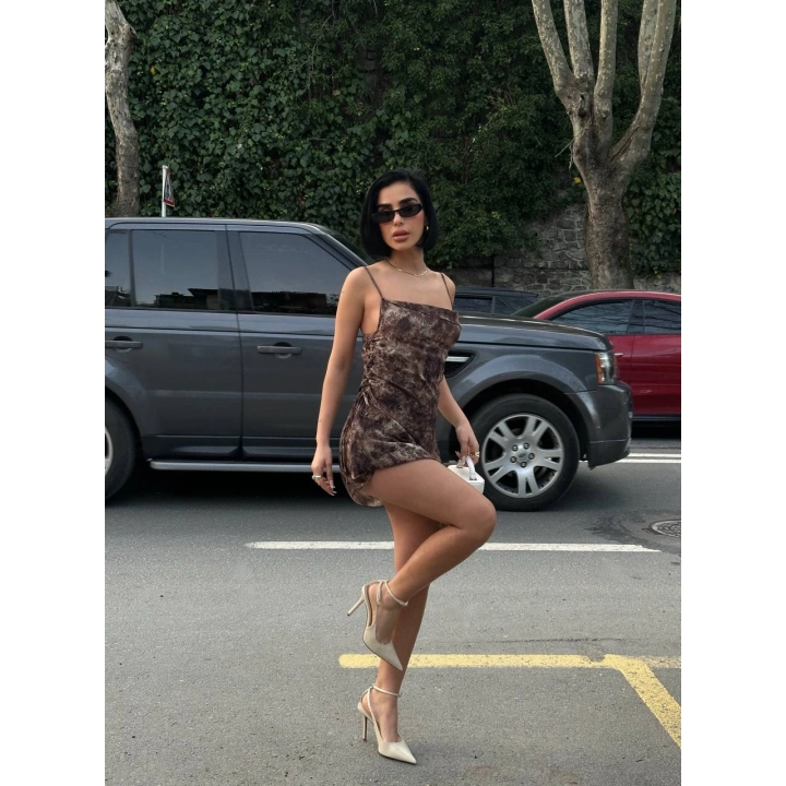 Kadın İnce Askılı Desenli Mini Boy Tasarım Kahverengi Elbise