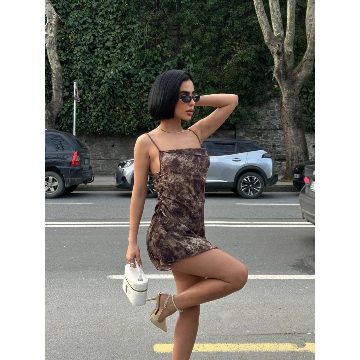 Kadın İnce Askılı Desenli Mini Boy Tasarım Kahverengi Elbise