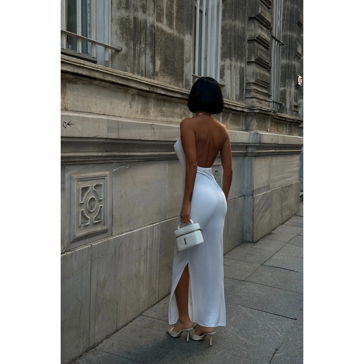 Aksesuarlı Dekolte Detaylı Astarlı Maxi Boy Beyaz Elbise