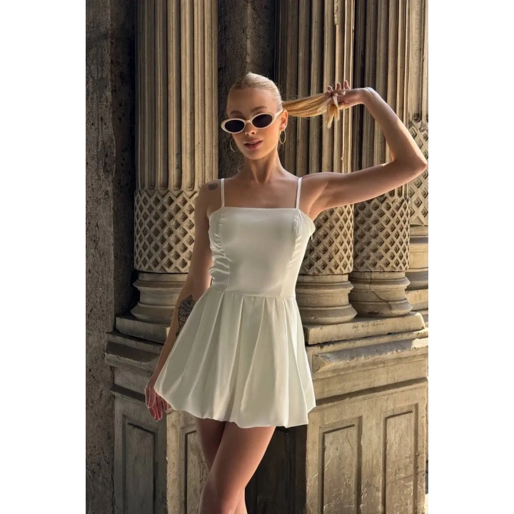 Askılı Şortlu Balon Etekli Beyaz Elbise