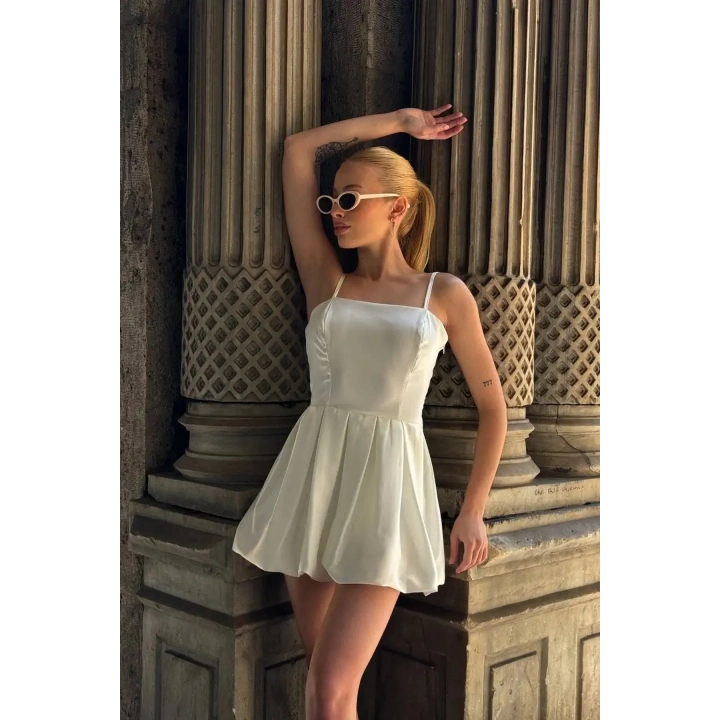 Askılı Şortlu Balon Etekli Beyaz Elbise