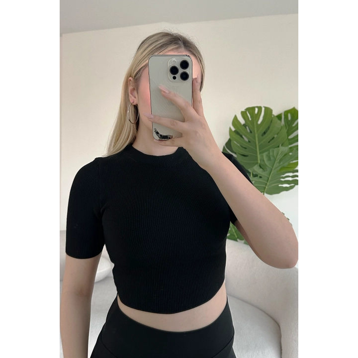 Bisiklet Yaka Kısa Kollu Siyah Crop Triko Kazak