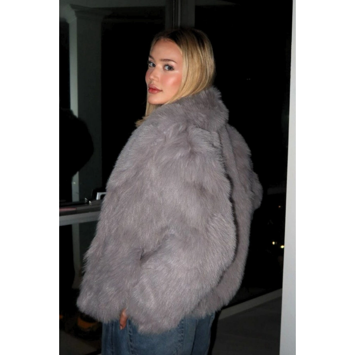 Dik Yaka Yumuşak Dokulu Crop Boy Gri Kürk Ceket