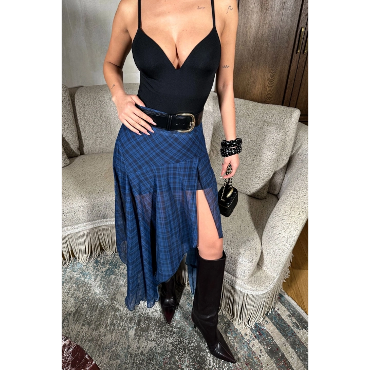 Ekose Desenli Yırtmaçlı Asimetrik Kesim Lacivert Etek
