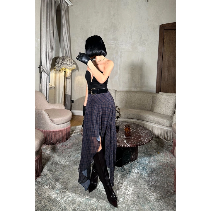 Ekose Desenli Yırtmaçlı Asimetrik Kesim Lacivert-Kahverengi Etek