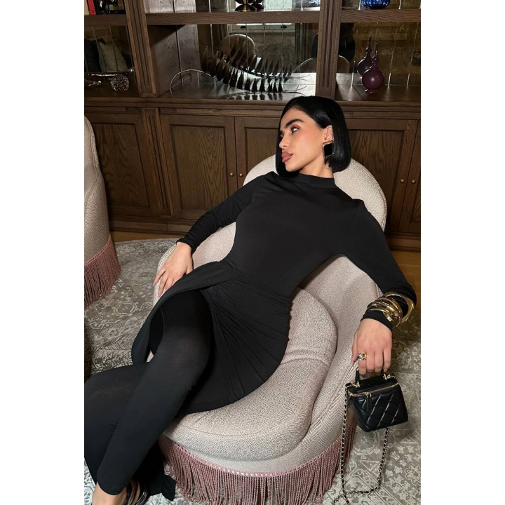 Etek Görünümlü Kuşak Detaylı Siyah Tasarım Tulum