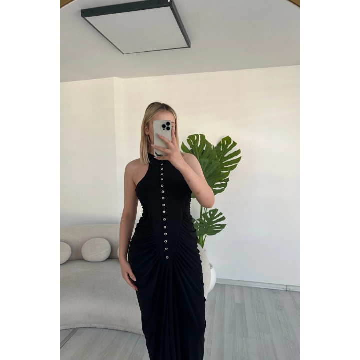 Kadın Düğme Detaylı Büzgülü Halter Yaka Siyah Maxi Elbise
