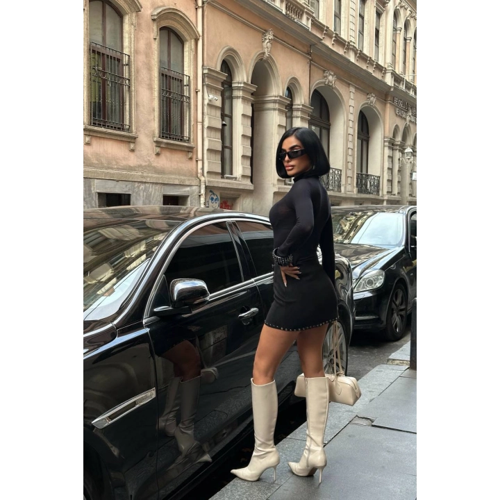 Kuşgözlü Detaylı Siyah Süet Mini Etek