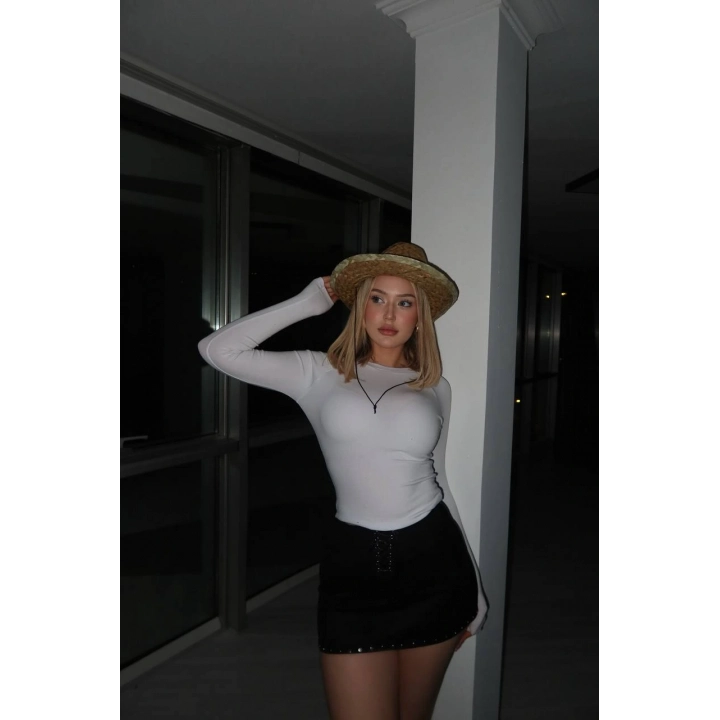 Kuşgözlü Detaylı Siyah Süet Mini Etek