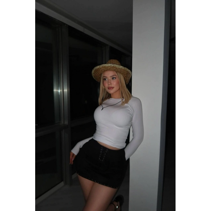 Kuşgözlü Detaylı Siyah Süet Mini Etek