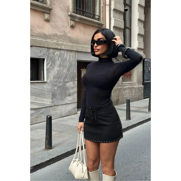 Kuşgözlü Detaylı Siyah Süet Mini Etek