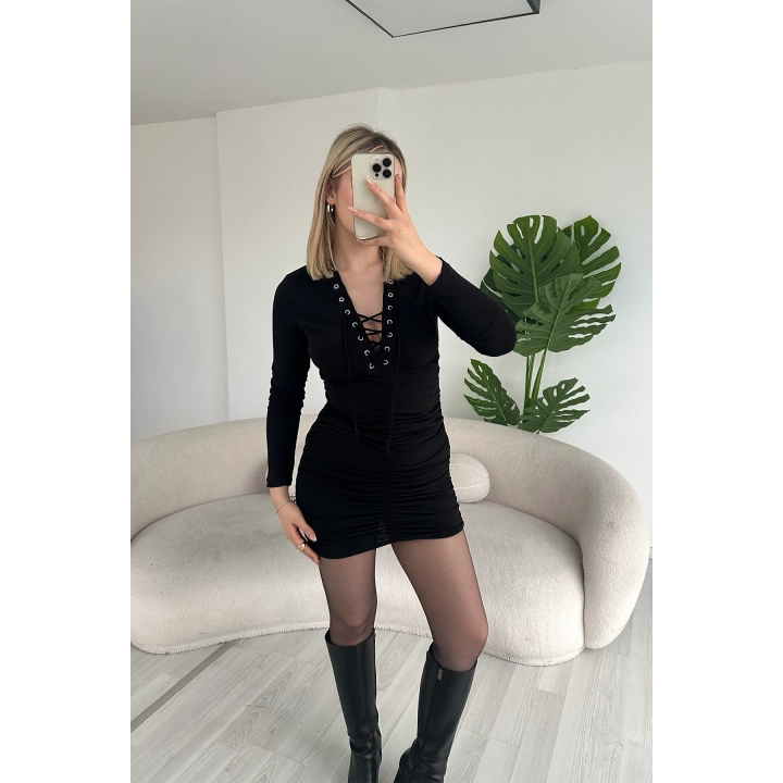 Kuşgözü Detaylı Büzgülü Premium Mini Boy Siyah Tasarım Elbise