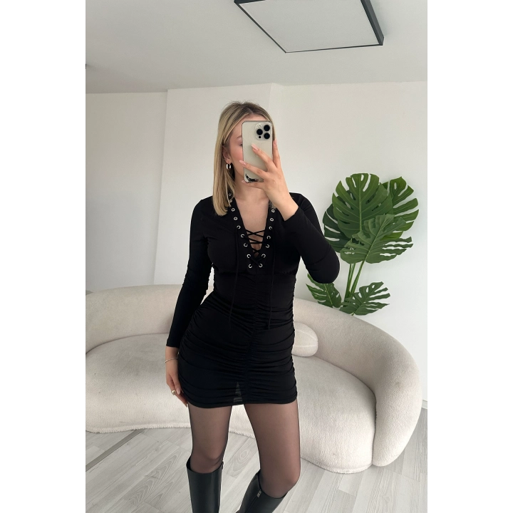 Kuşgözü Detaylı Büzgülü Premium Mini Boy Siyah Tasarım Elbise