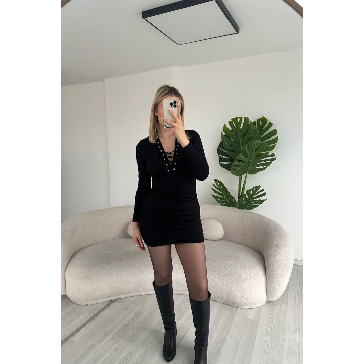 Kuşgözü Detaylı Büzgülü Premium Mini Boy Siyah Tasarım Elbise