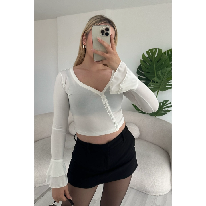 Şık Düğme Detaylı İspanyol Kol Beyaz Bluz