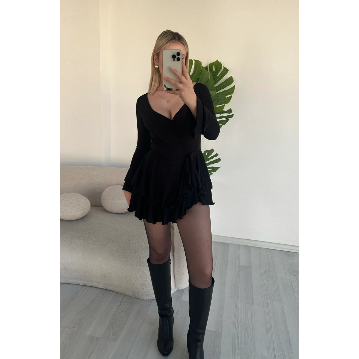 Şık Düğme Detaylı İspanyol Kol Şortlu Pileli Siyah Mini Elbise