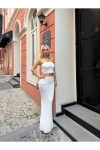 Straplez Yırtmaçlı Astar Detaylı Dantel Crop Beyaz Etekli Takım