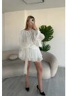 Kadın Beyaz Şifon Dökümlü Volanlı Kuşak Detaylı Şortlu Uzun Kollu Mini Boy Elbise