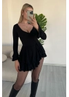 Şık Düğme Detaylı İspanyol Kol Şortlu Pileli Siyah Mini Elbise
