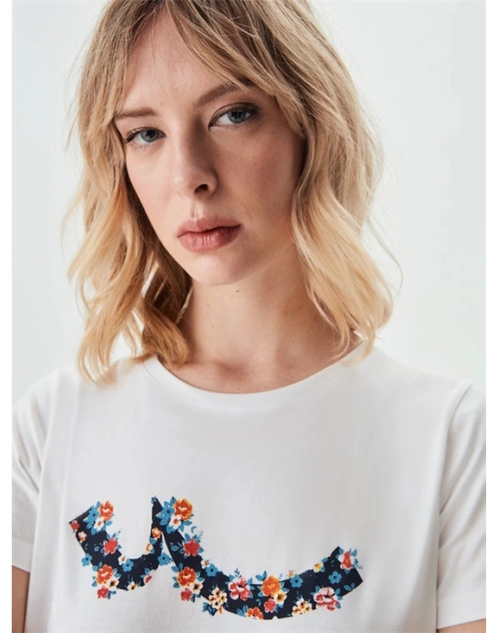 Çiçek Logolu Kadın T-Shirt